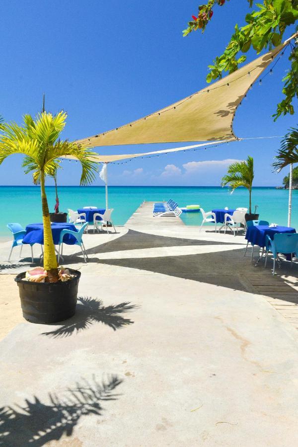 Beach Front Hotel Ocho Ríos Exterior foto